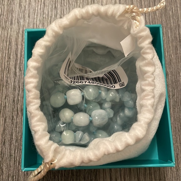 Pale blue stone necklace - Picture 8 of 9